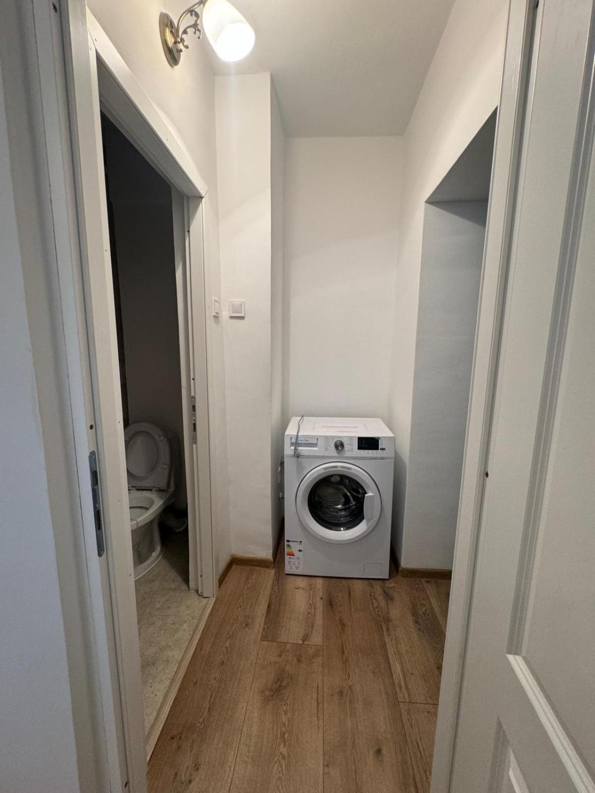 Peony Apartament Craiova Exteriör bild
